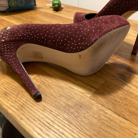 Burgundy high heels - Picture 4 of 11